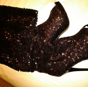 Blk glittery heel like boots and halter top
